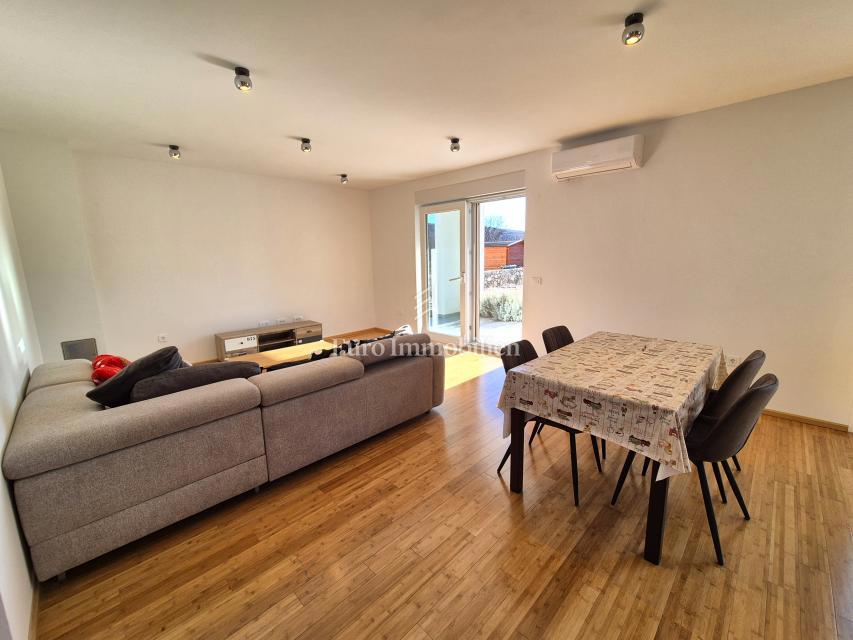 Vrbnik - Casa indipendente con vista mare!