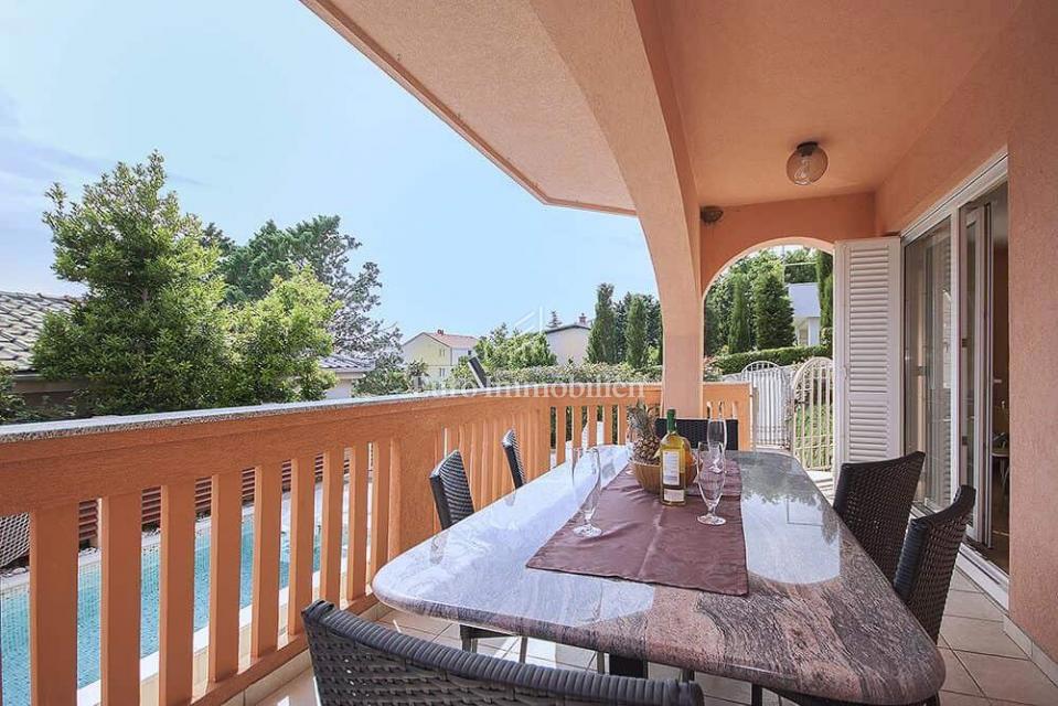 Novi Vinodolski casa con piscina