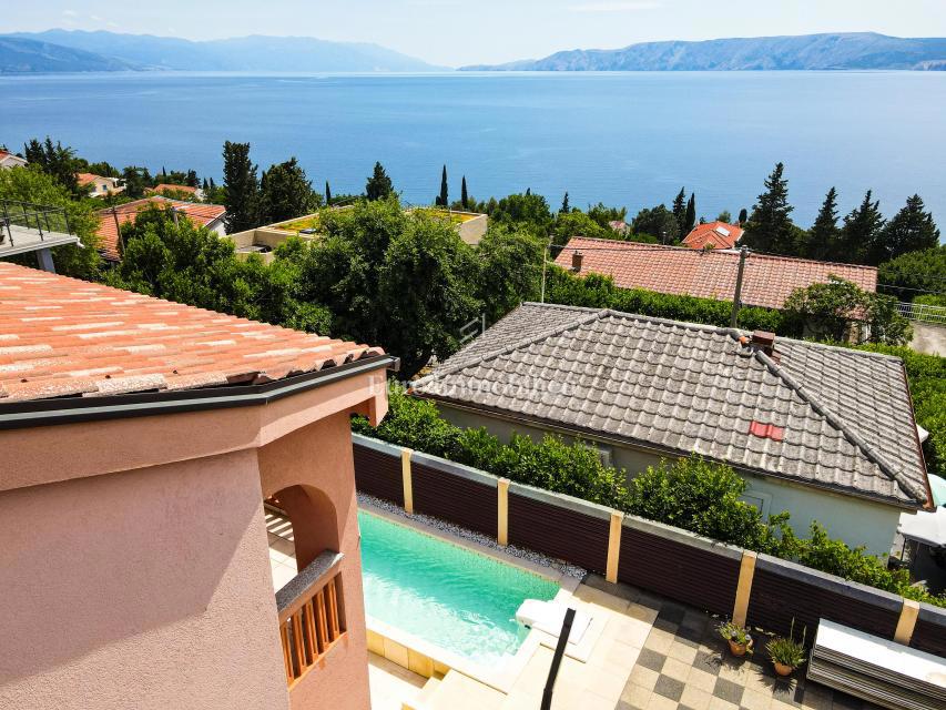 Novi Vinodolski casa con piscina