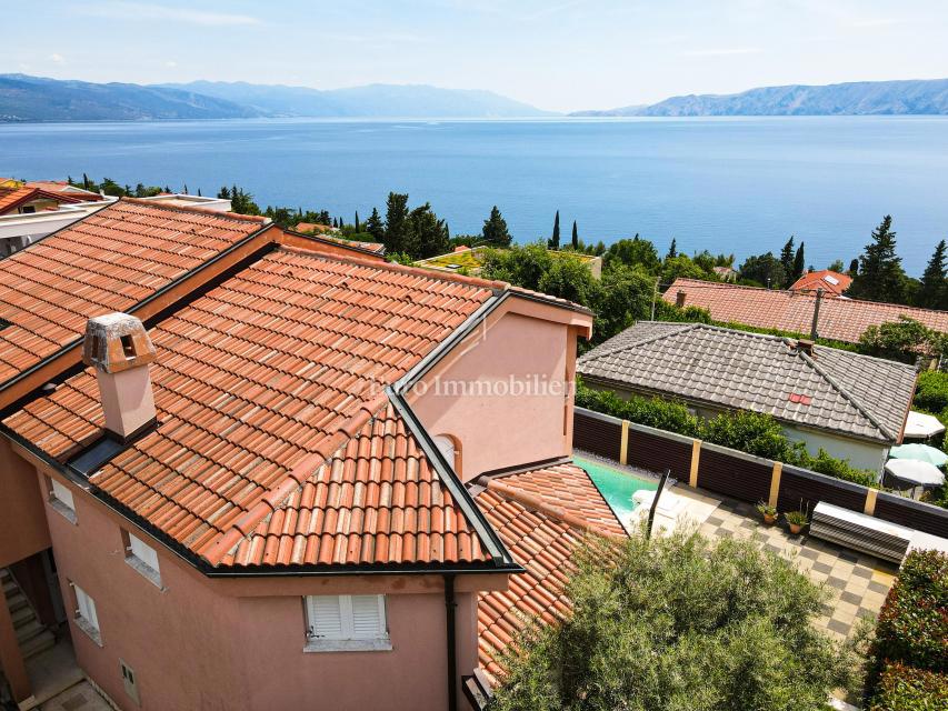 Novi Vinodolski casa con piscina