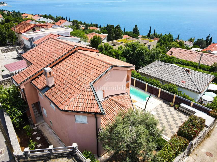 Novi Vinodolski casa con piscina