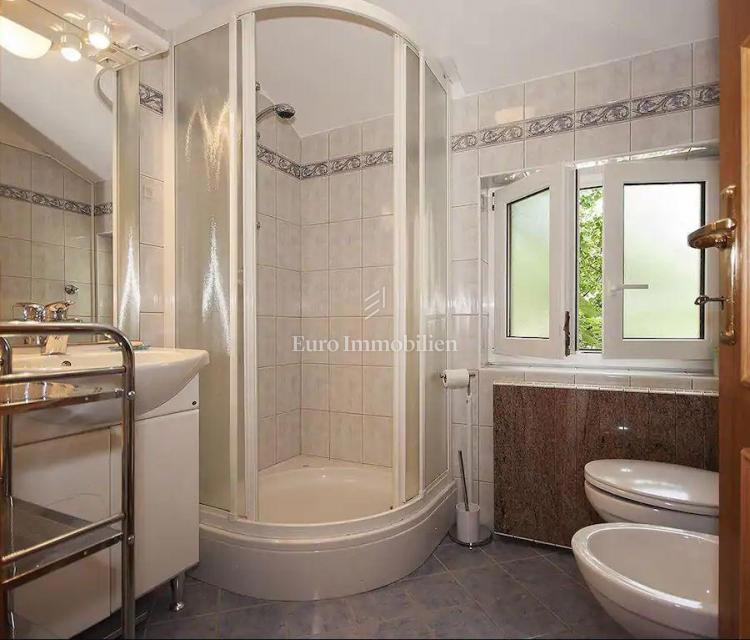 Novi Vinodolski casa con piscina