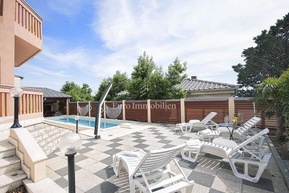 Novi Vinodolski casa con piscina