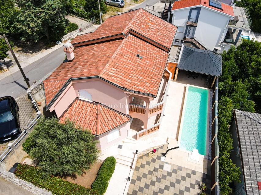 Novi Vinodolski casa con piscina