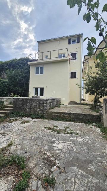 Casa in pietra nel centro storico con vista mare - Visignano