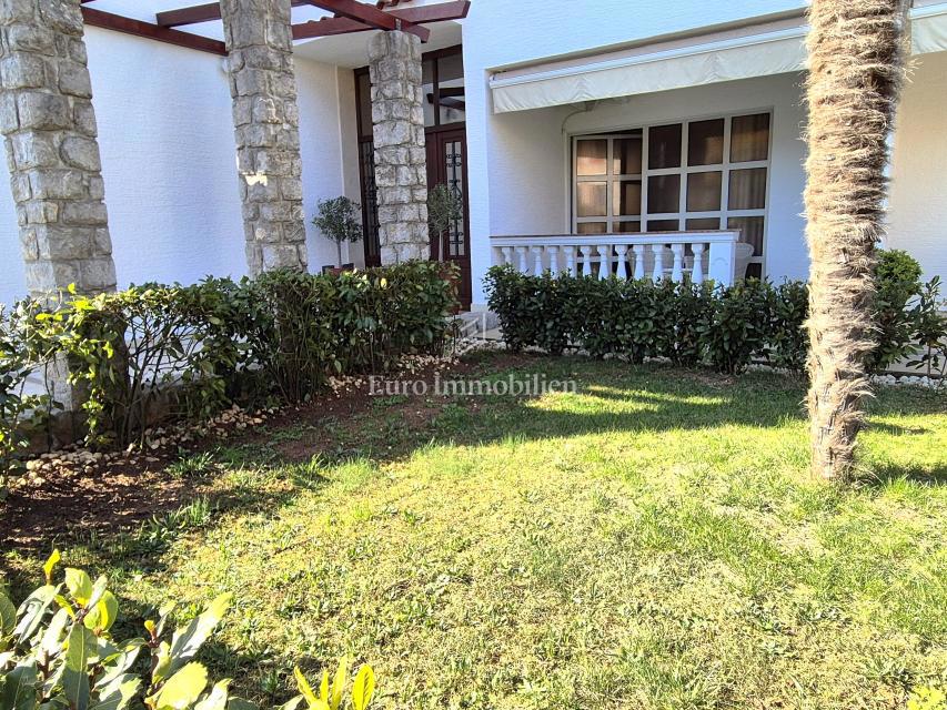 Appartamento arredato al piano terra con giardino