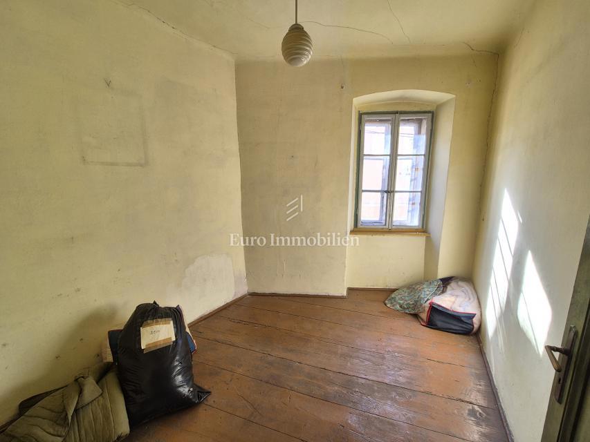 Selce - casa in pietra da ristrutturare, a 50 m dal mare