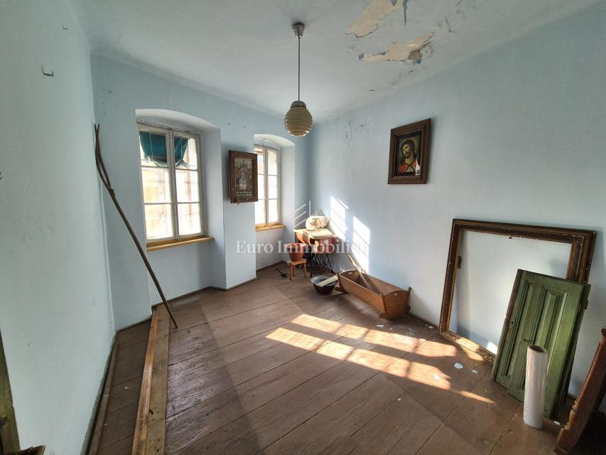 Selce - casa in pietra da ristrutturare, a 50 m dal mare