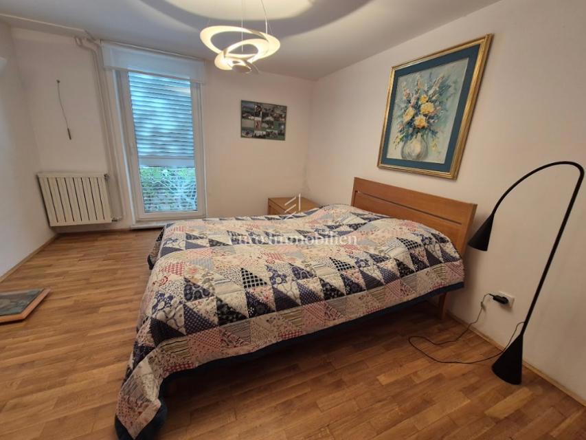 Isola di Pag – Casa con bel giardino, prima fila al mare