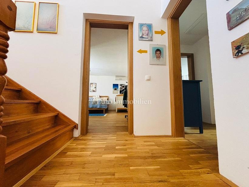 Isola di Pag – Casa con bel giardino, prima fila al mare