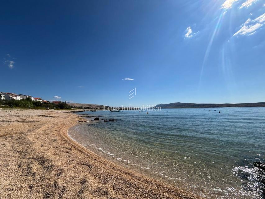 Isola di Pag – Casa con bel giardino, prima fila al mare