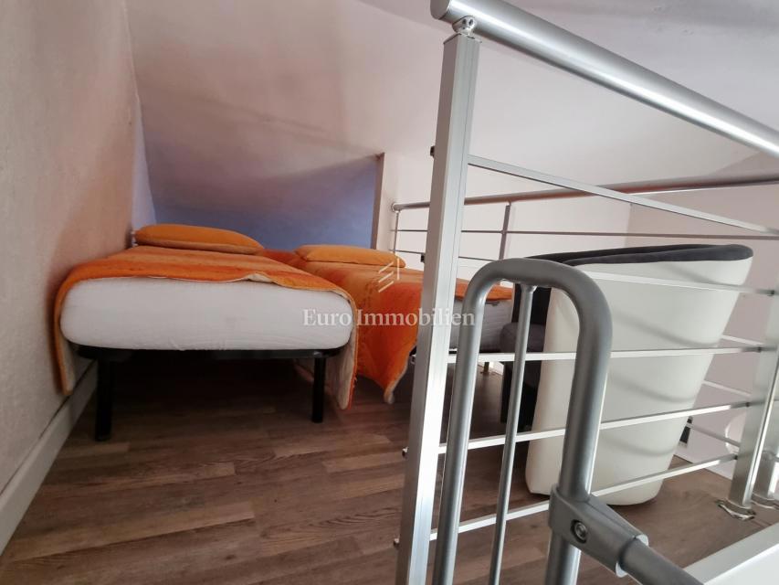 Parenzo - casa con giardino paesaggistico, a 1,5 km dalla spiaggia