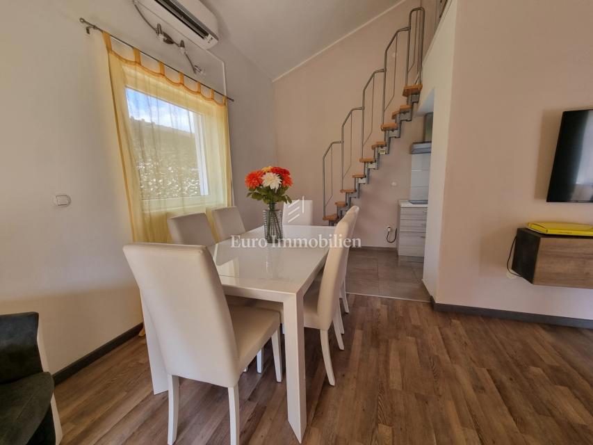 Parenzo - casa con giardino paesaggistico, a 1,5 km dalla spiaggia