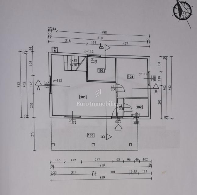 Parenzo - casa con giardino paesaggistico, a 1,5 km dalla spiaggia