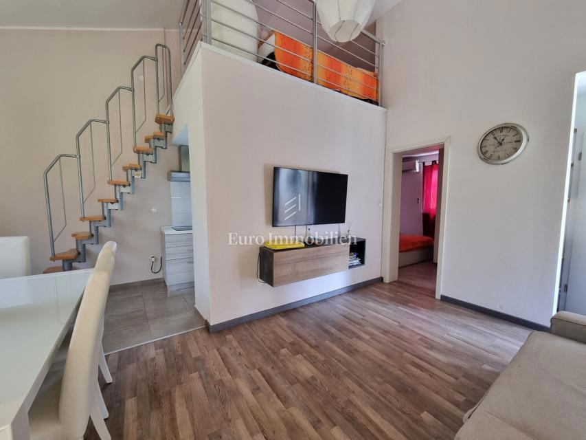 Parenzo - casa con giardino paesaggistico, a 1,5 km dalla spiaggia