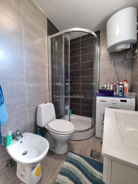 Parenzo - casa con giardino paesaggistico, a 1,5 km dalla spiaggia