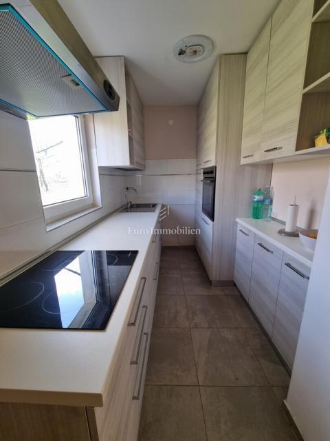 Parenzo - casa con giardino paesaggistico, a 1,5 km dalla spiaggia