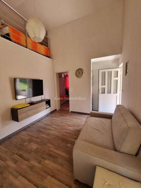 Parenzo - casa con giardino paesaggistico, a 1,5 km dalla spiaggia