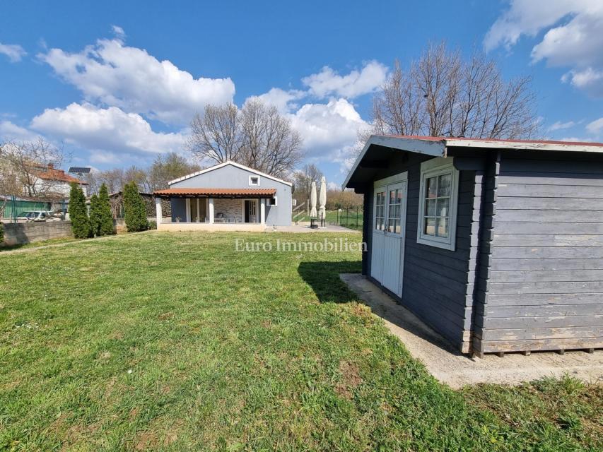 Parenzo - casa con giardino paesaggistico, a 1,5 km dalla spiaggia