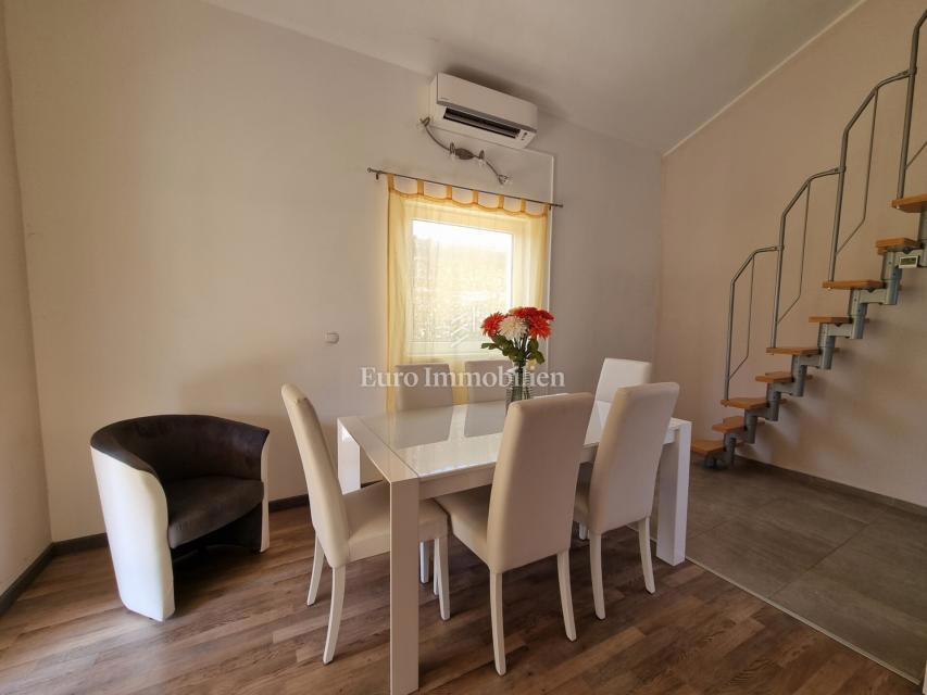 Parenzo - casa con giardino paesaggistico, a 1,5 km dalla spiaggia