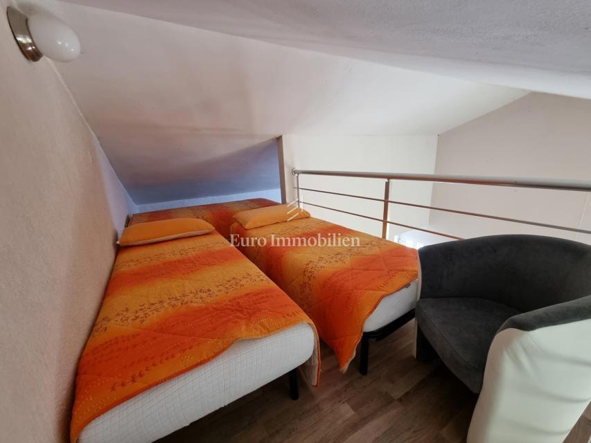 Parenzo - casa con giardino paesaggistico, a 1,5 km dalla spiaggia