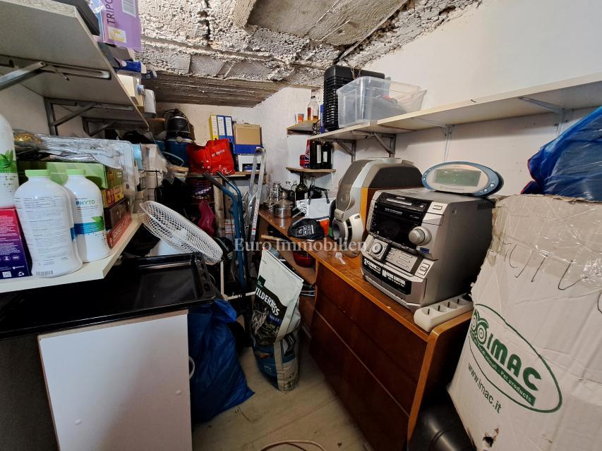 Omišalj - casa con cortile nel centro storico