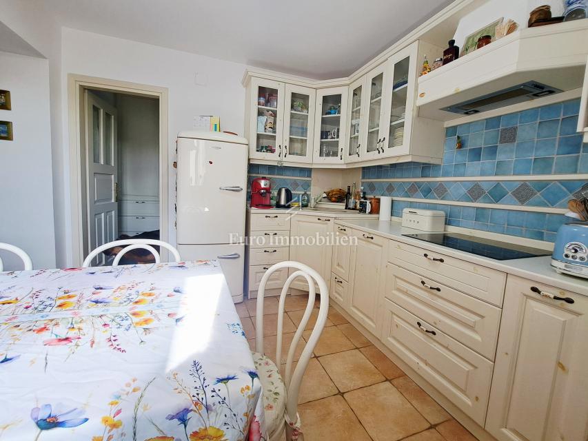 Omišalj - casa con cortile nel centro storico