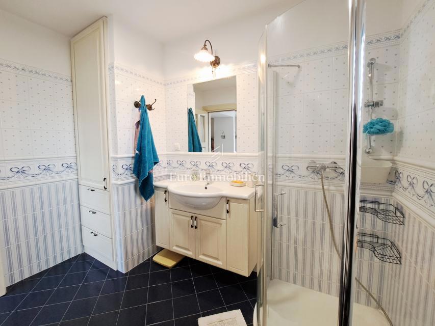 Omišalj - casa con cortile nel centro storico