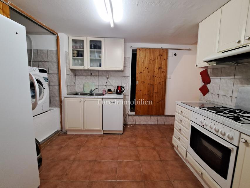 Omišalj - casa con cortile nel centro storico