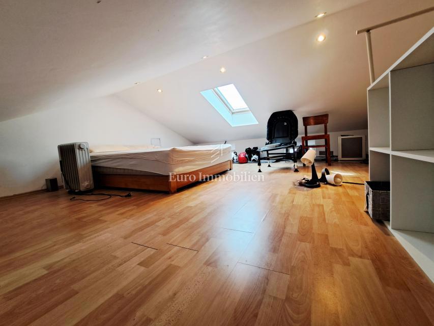 Omišalj - casa con cortile nel centro storico