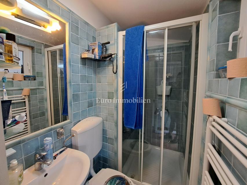 Omišalj - casa con cortile nel centro storico