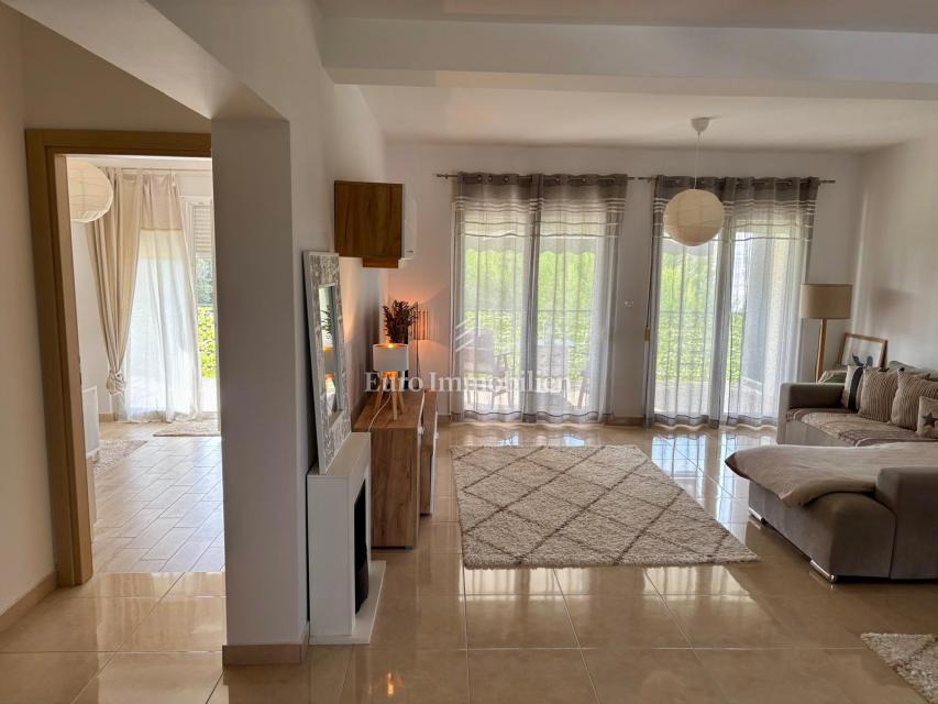 Dintorni di Zara - appartamento con giardino, 150m dal mare