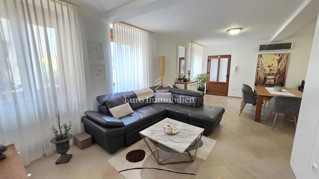 Crikvenica, appartamento in centro con appartamento aggiuntivo