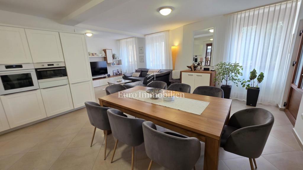 Crikvenica, appartamento in centro con appartamento aggiuntivo