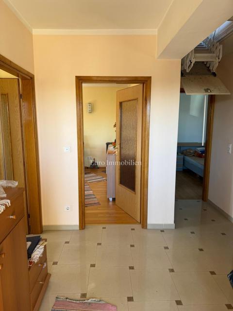 Casa bifamiliare con spazio commerciale e garage - Viškovo