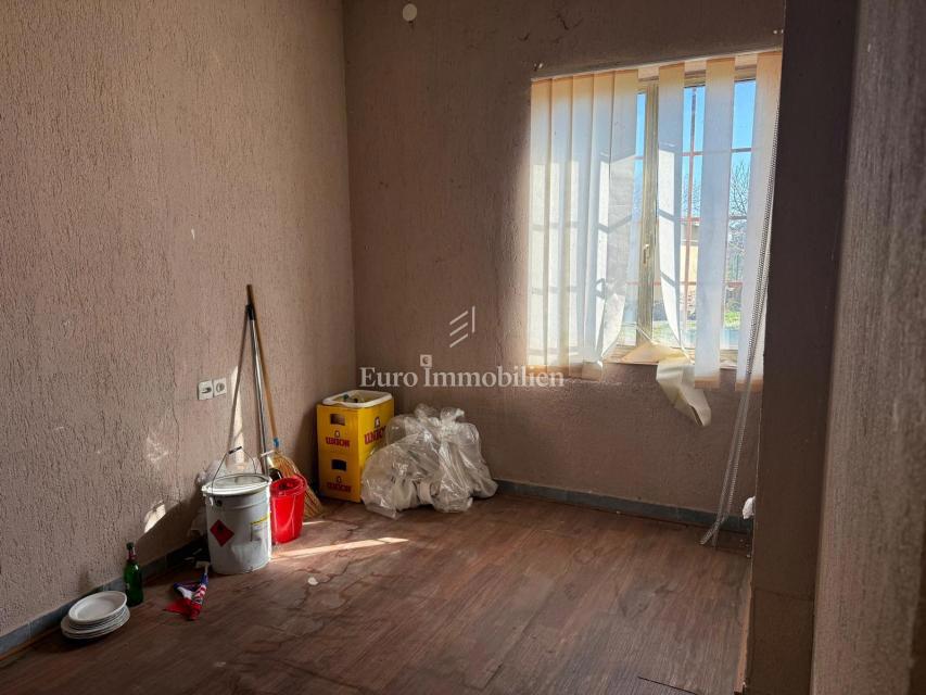 Casa bifamiliare con spazio commerciale e garage - Viškovo