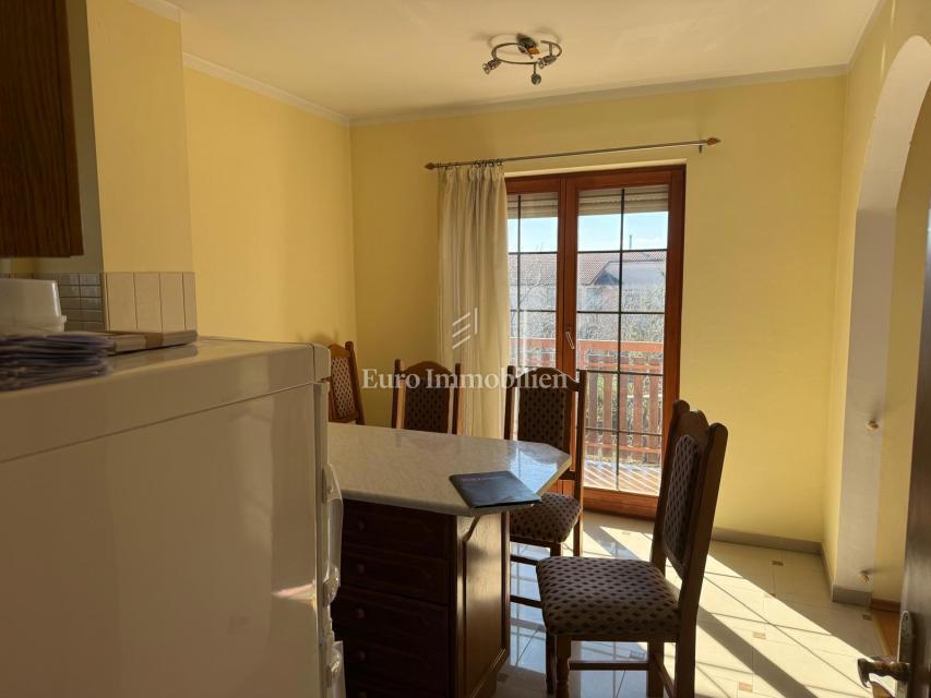 Casa bifamiliare con spazio commerciale e garage - Viškovo