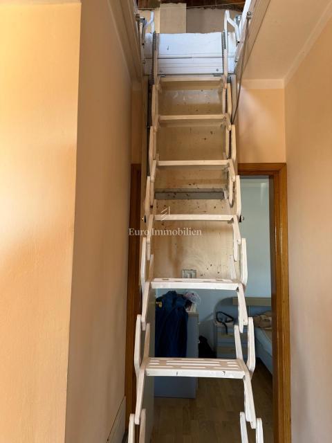 Casa bifamiliare con spazio commerciale e garage - Viškovo