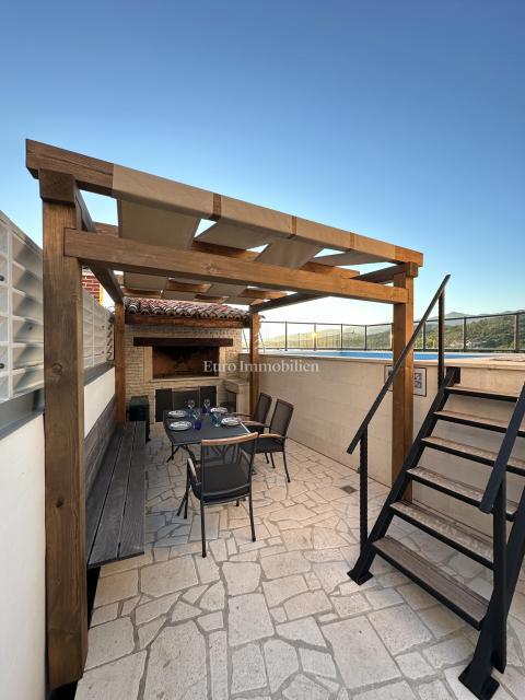 Meka Draga - condominio con piscina, in prima fila sul mare