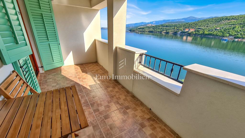 Meka Draga - condominio con piscina, in prima fila sul mare