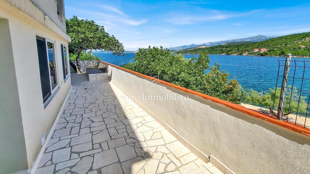 Meka Draga - condominio con piscina, in prima fila sul mare