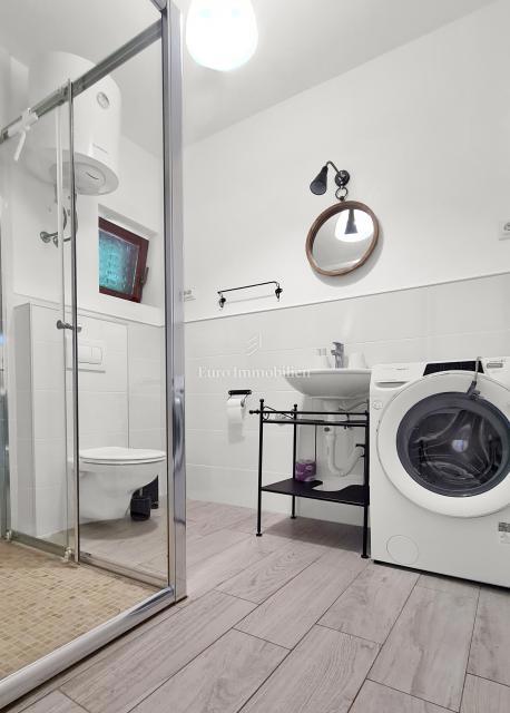 Meka Draga - condominio con piscina, in prima fila sul mare