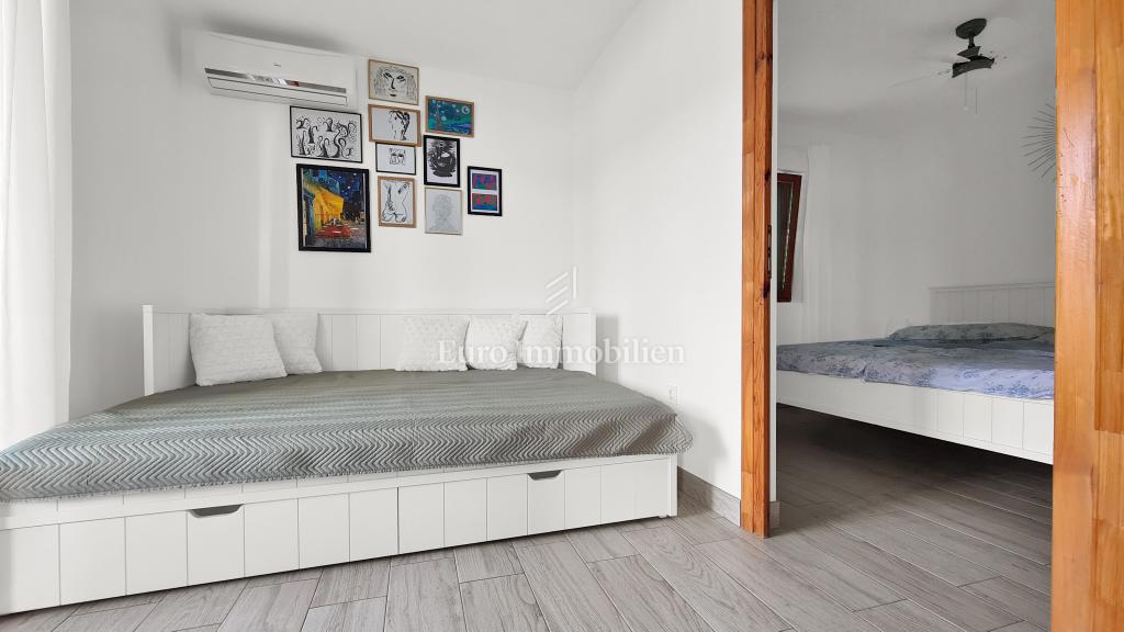 Meka Draga - condominio con piscina, in prima fila sul mare