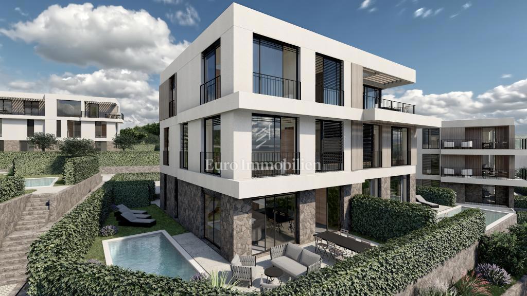 Krk - terreno con progetto per una casa con 3 appartamenti