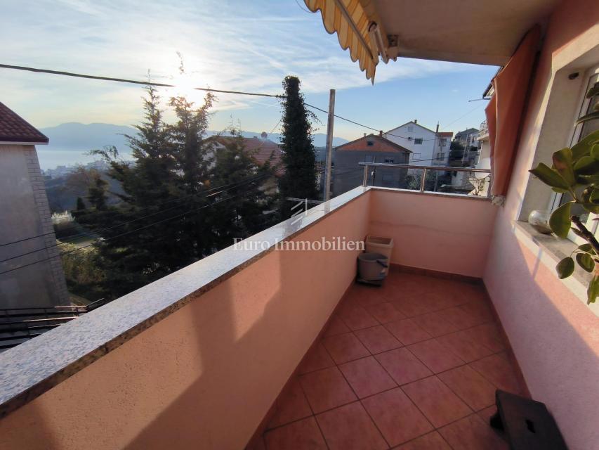 Drenova - appartamento con 2 balconi, giardino e parcheggio