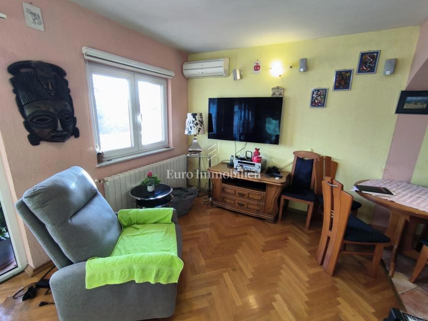 Drenova - appartamento con 2 balconi, giardino e parcheggio