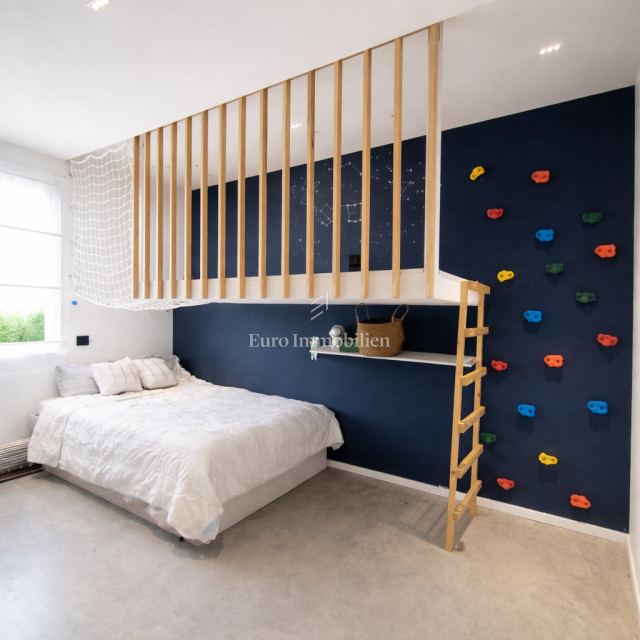 Istria, Labin - moderna casa a un piano con giardino