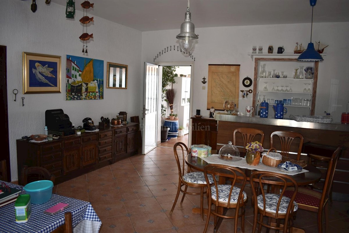 Casa con piscina e vista panoramica sul mare!