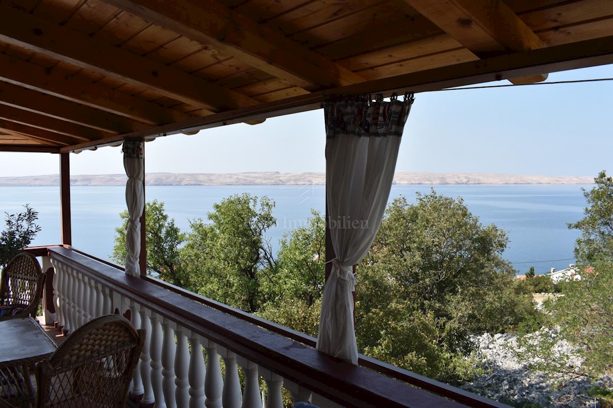 Casa con piscina e vista panoramica sul mare!