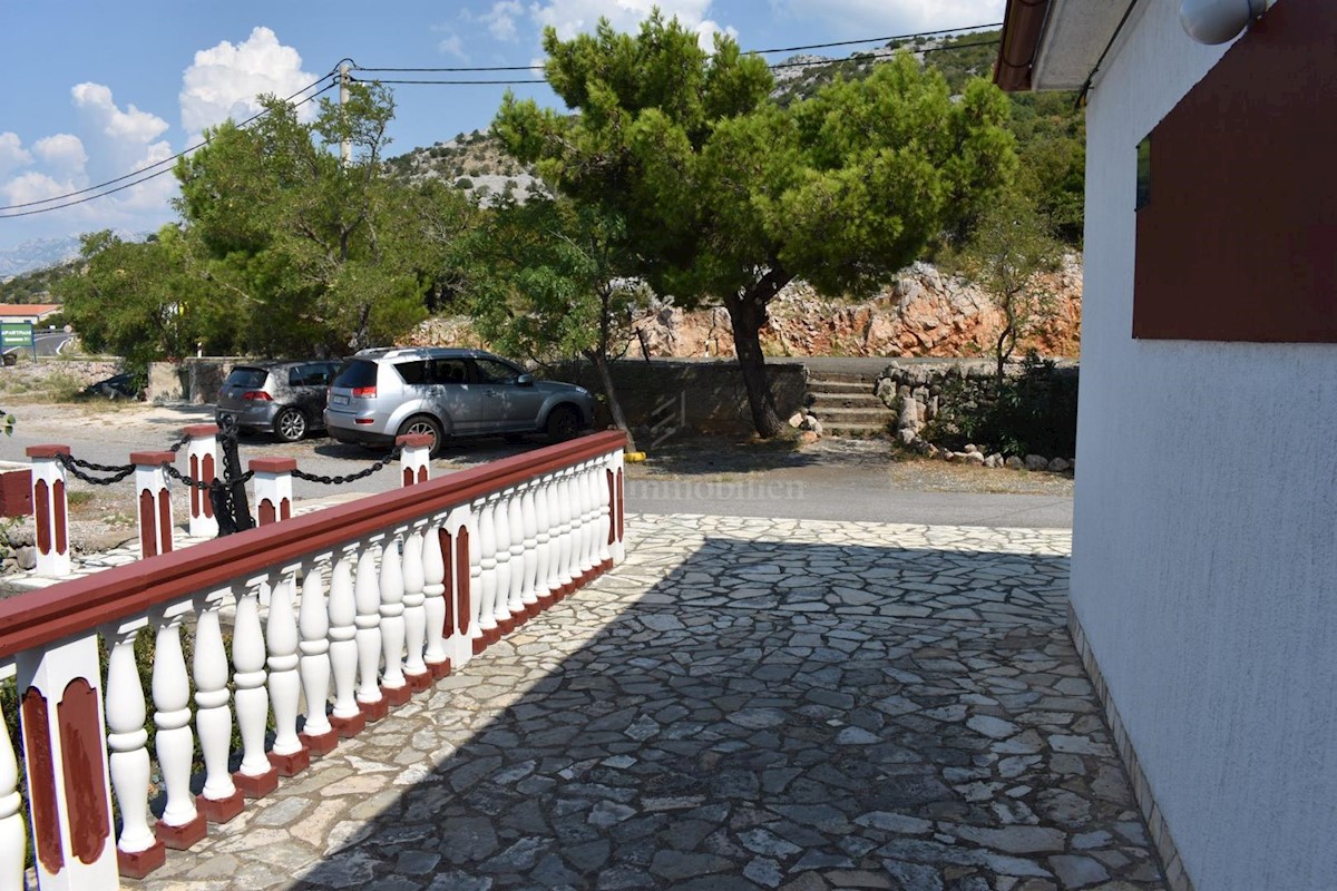 Casa con piscina e vista panoramica sul mare!